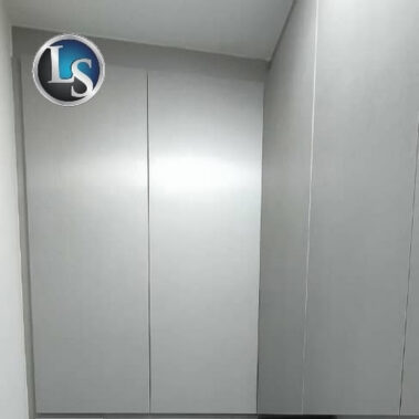 25 White Waters - Wardrobe 2